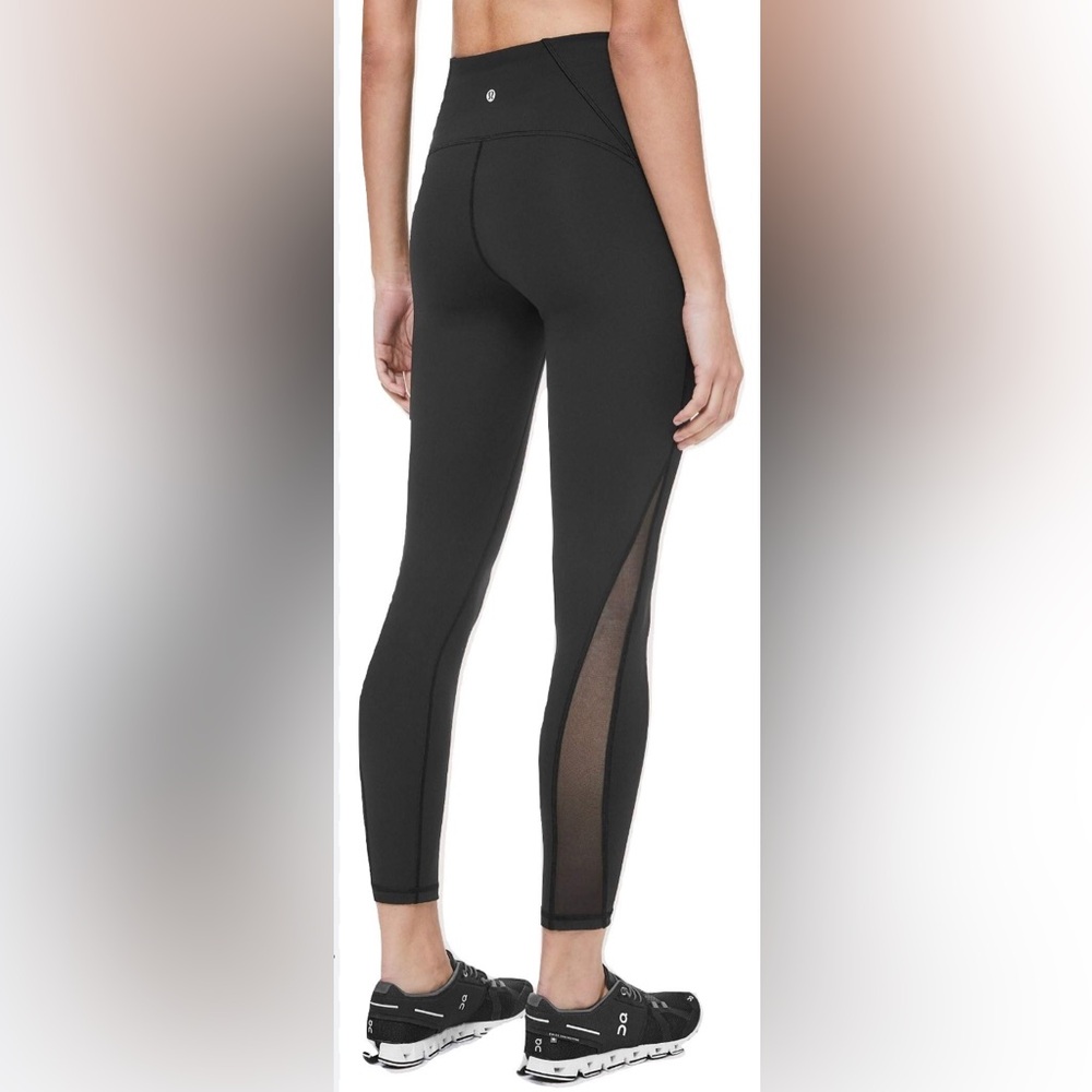 Lululemon Wunder Train Mesh Panel High-Rise Tight 25. Size 10. Great condition.